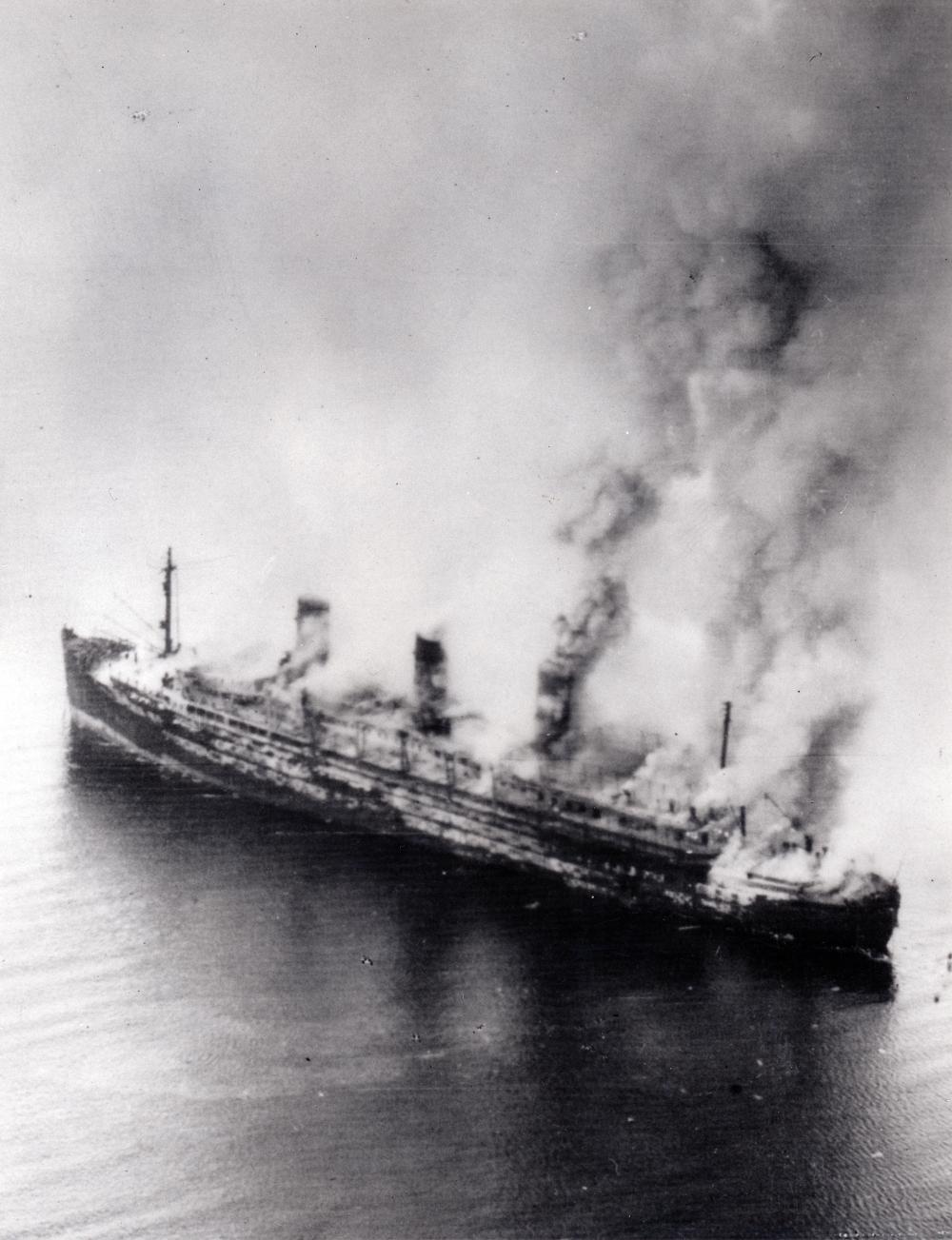 9 brennendes Schiff Halbton